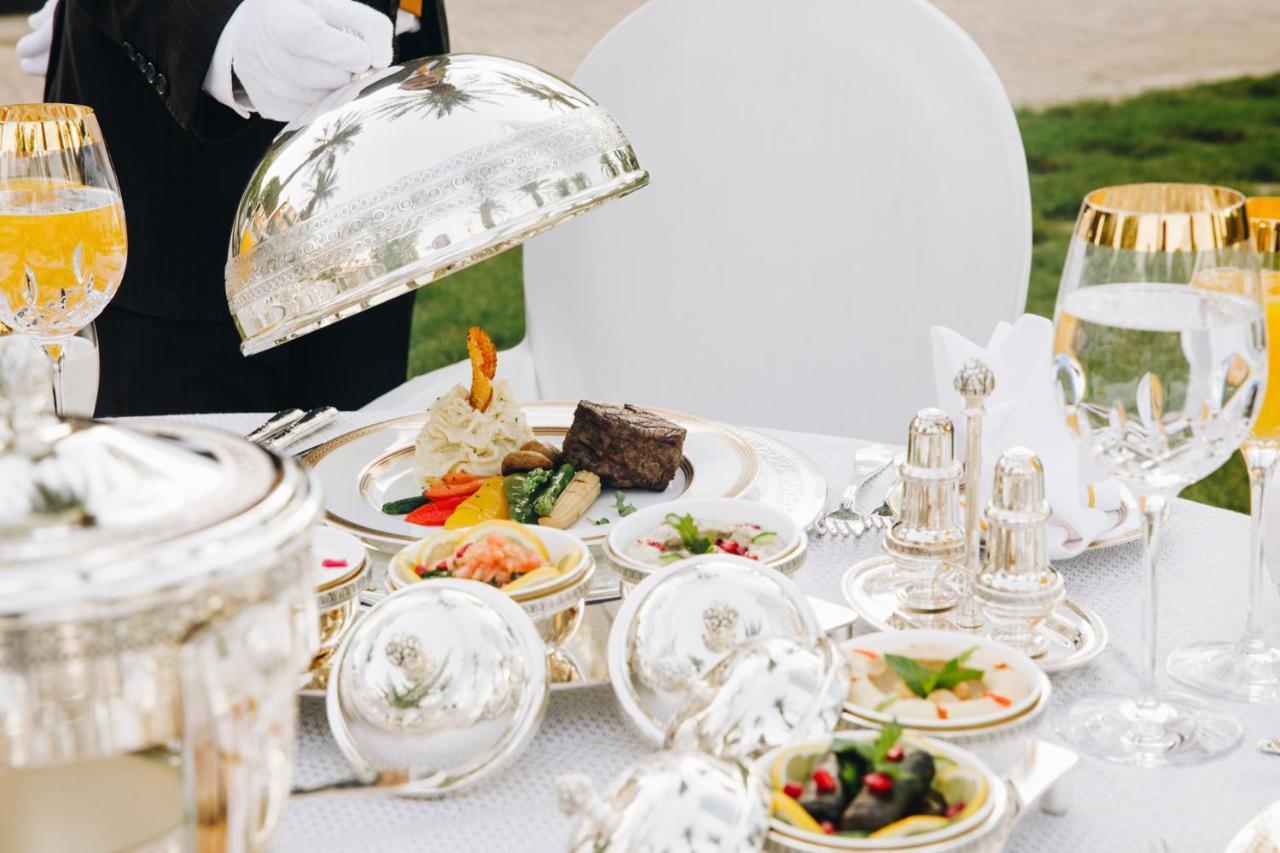 Four Seasons Hotel Riyadh Exterior photo A silver cloche
