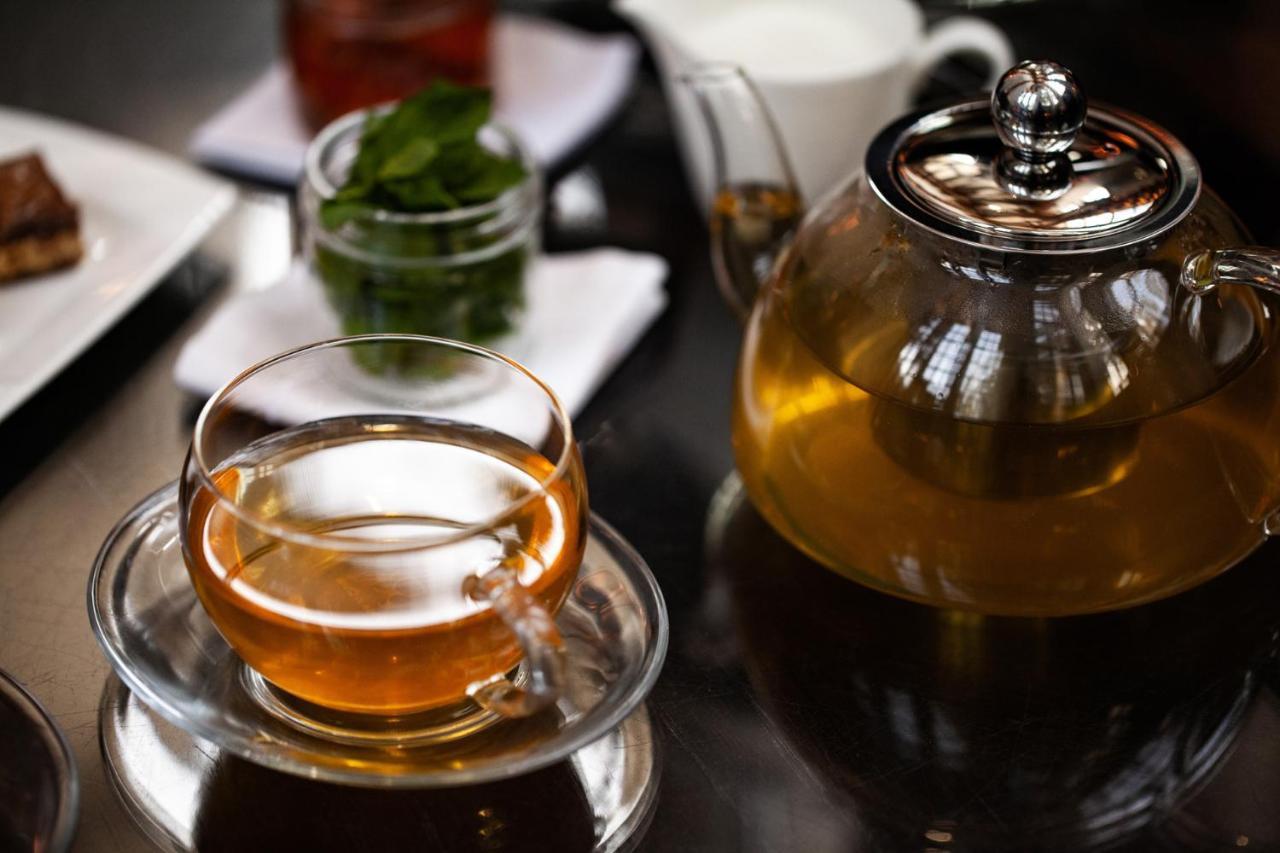 Four Seasons Hotel Riyadh Exterior photo A pot of tea