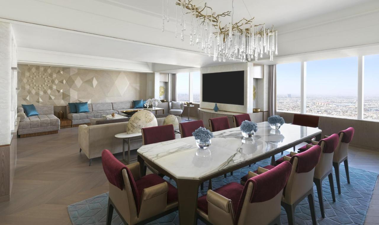 Four Seasons Hotel Riyadh Exterior photo Presidential Suite