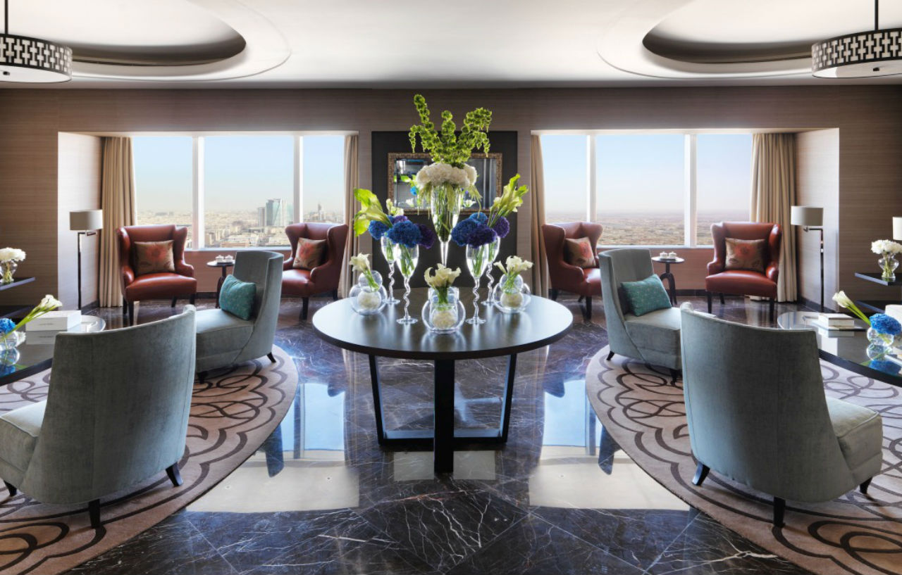 Four Seasons Hotel Riyadh Exterior photo The Club Lounge at the Jumeirah Emirates Towers Hotel